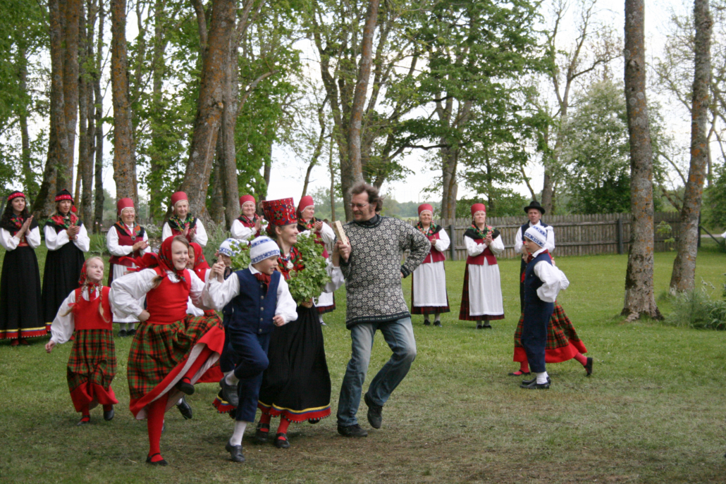 2011-05-28 VII Paekna tantsupidu_f VII-Paekna-tantsupidu