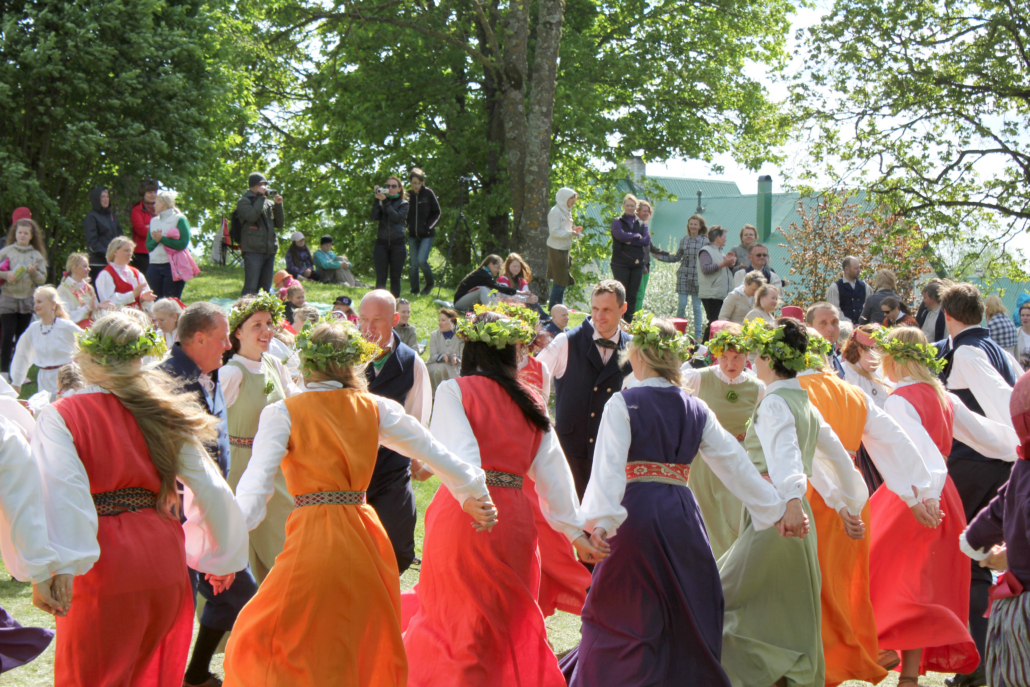 2013-05-25 IX Paekna tantsupidu_f Krista Nikkari IX-Paekna-tantsupidu