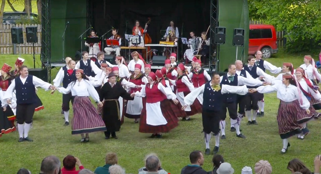 2015-05-24 XI Paekna tantsupidu+_kaader videost XI-Paekna-tantsupidu